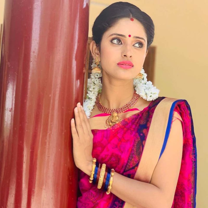 Ayesha (Serial Actress) Biography, Age, Husband, Photos & Contact Detail