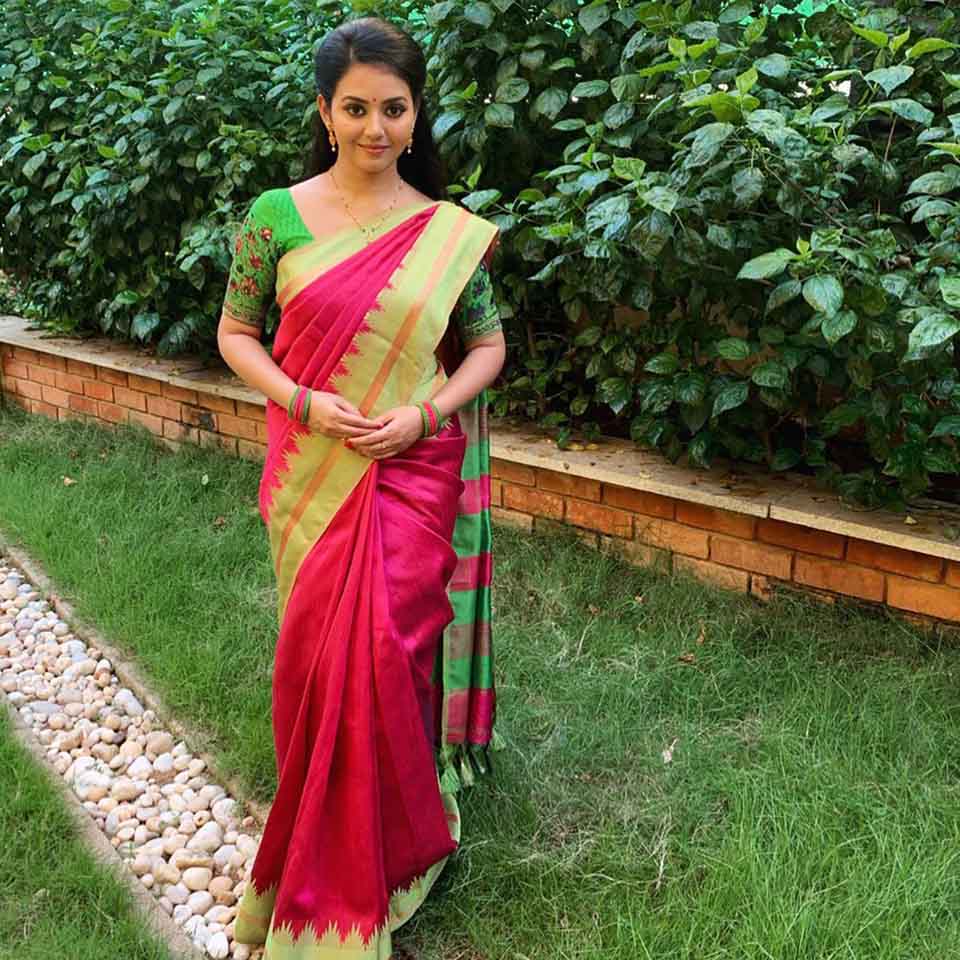 Vidya pradeep in red saree